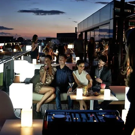 Grand Canal Dock Waterfront Luxury * ダブリン