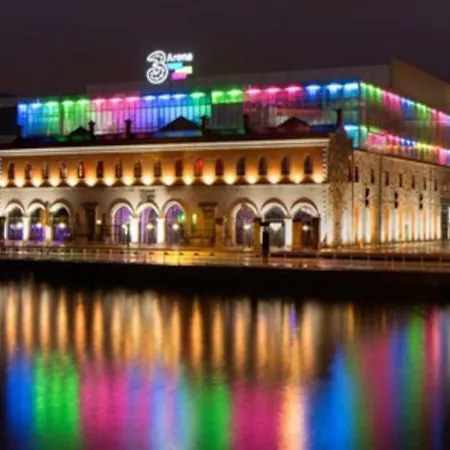 Grand Canal Dock Waterfront Luxury * ダブリン