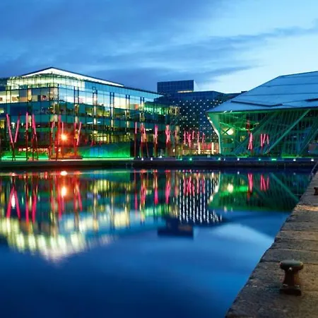 Grand Canal Dock Waterfront Luxury アパート